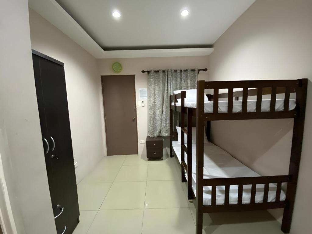 Oyo 766 Ichehan Apartments Manila Eksteriør billede